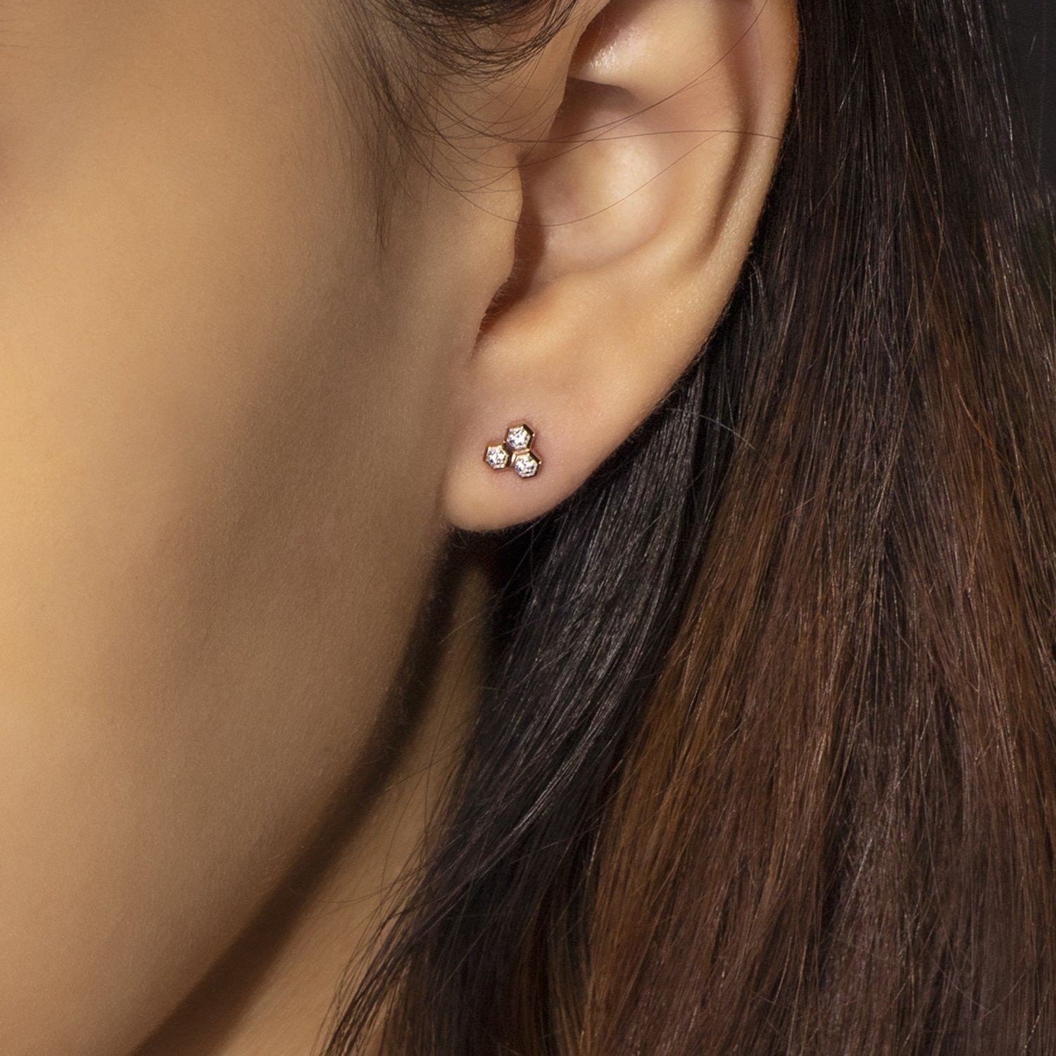Orecchini a lobo geometrici trilogy in oro rosa 375 con diamanti