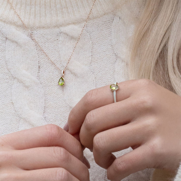 Ciondolo a forma di pera in smalto verde e peridoto Siberian Waltz in vermeil oro rosa