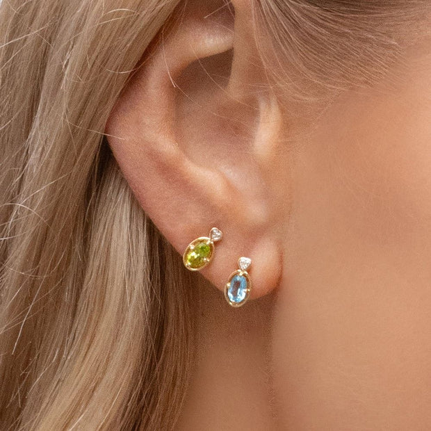 Boucles d'oreilles clou en forme de cœur avec topaze ovale et diamants classiques en or jaune 9 carats