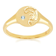 Anello con sigillo dello zodiaco Scorpione in oro giallo da 9 ct con topazio azzurro svizzero