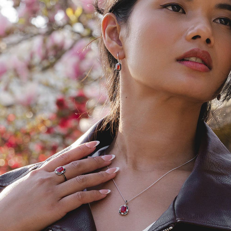 Collier Grand Deco en argent sterling avec pendentif en émail noir, cornaline et topaze