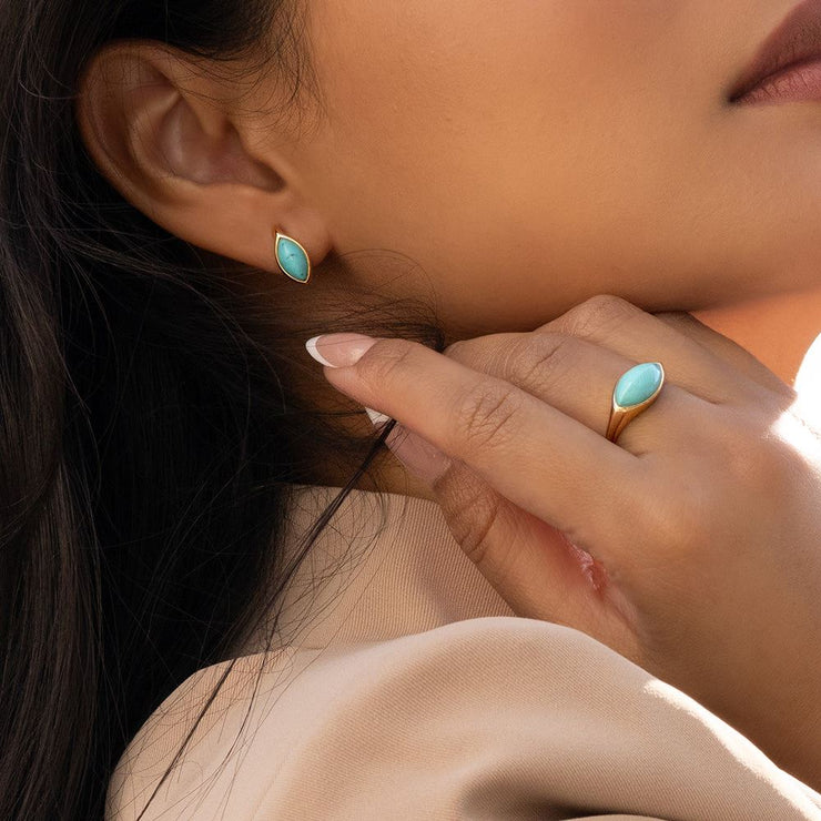 Boucles d'oreilles Clou Classique en or jaune 9 carats avec turquoise marquise